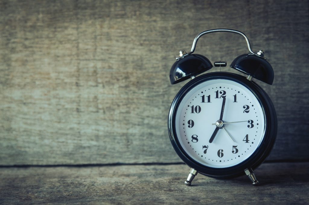clock for how to write better business emails and be more productive